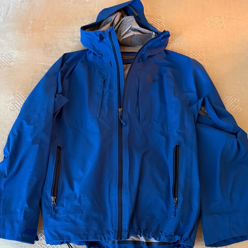 REI Men's Vibrant Blue Raincoat